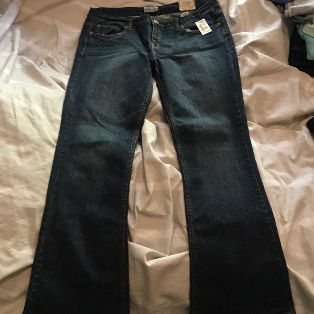 Aeropostale Hailey flare. Low rise/slim fit